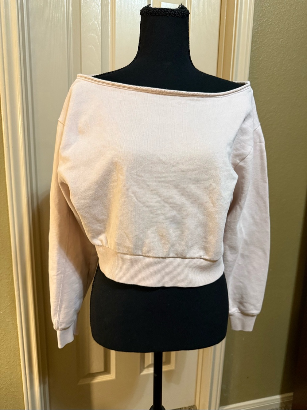 Garage Women's Off-Shoulder Cropped Sweatshirt - Light Pink